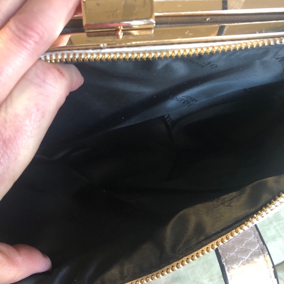 Dune embossed crocodile leather. - Picture 13 of 15